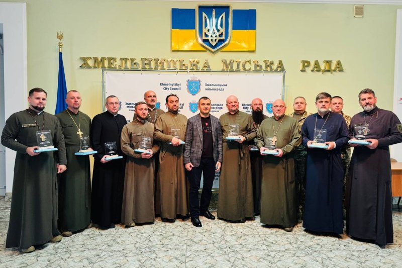 День військового капелана: ті, хто лікує душі воїнів